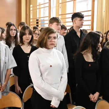 Pierwszoklasiści z II LO w Radomsku złożyli ślubowanie