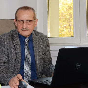 Powiatowi radni obradowali zdalnie