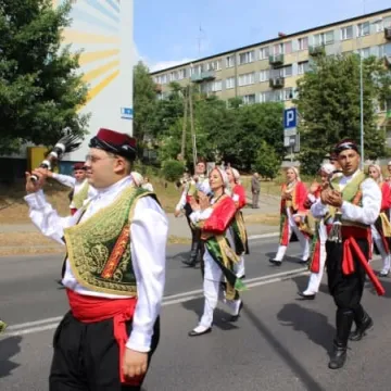 Kolorowa parada artystów z Cypru, Ukrainy i Polski