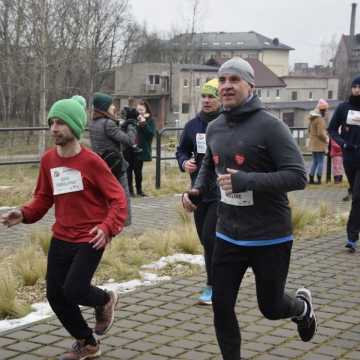 [WIDEO] Glinianki parkRUN w Radomsku. Bieg dla zdrowia i WOŚP 2025