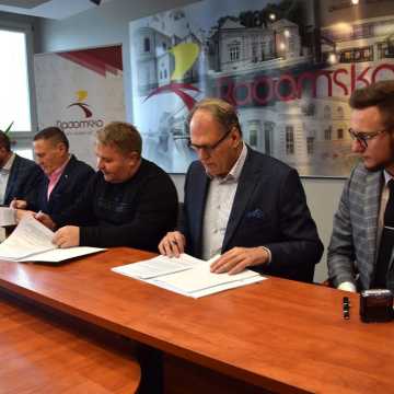 Podpisano umowy na modernizację kolejnych dróg w Radomsku