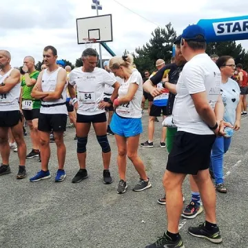 Ponad setka biegaczy stanęła na starcie biegu ulicznego w Radomsku