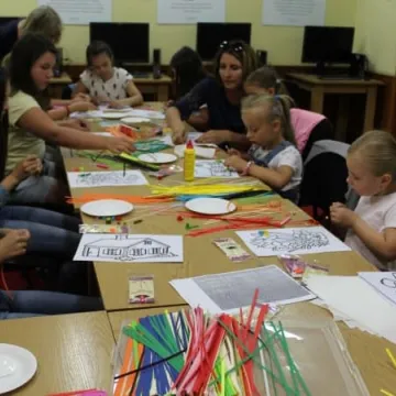 Warsztaty quillingu w bibliotece
