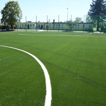 Piotrków Tryb.: sztuczna murawa na Concordii coraz bliżej