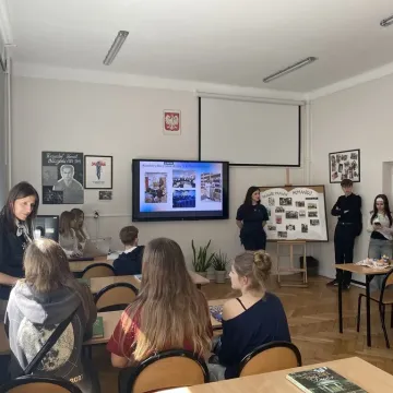 Dzień Owarty w II LO w Radomsku. Ósmoklasiści poznali szkołę od środka