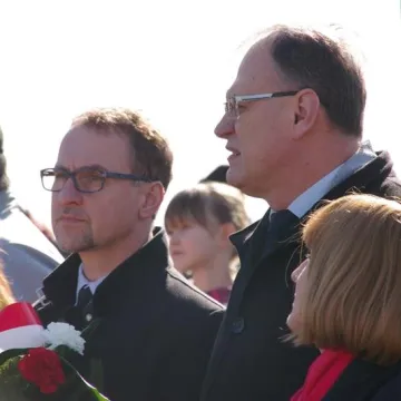 Cześć i chwała bohaterom!