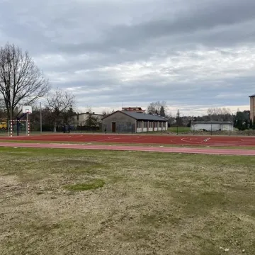 Przy PSP3 w Radomsku powstał kompleks lekkoatletyczny