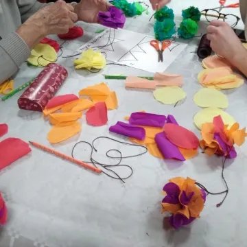 Pisanki i pająki ludowe ożywiły tradycję w Gidlach