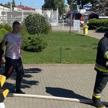 Ewakuacja ZSP 1 w Radomsku. Był pożar, strzały i osoby ranne