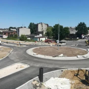 Budowa ronda na finiszu