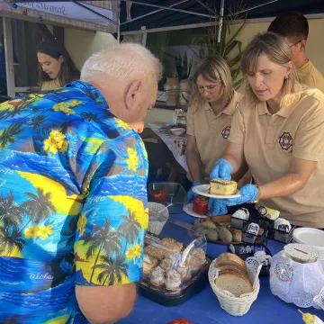 Kietlin świętował przy stole i na zjeżdżalni