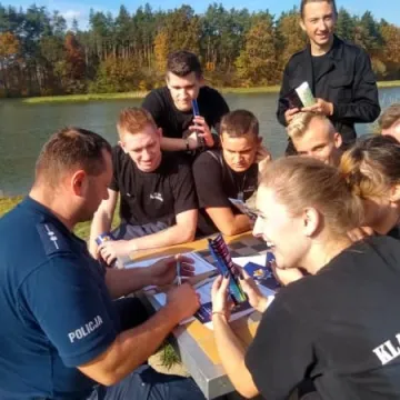 Manewry klas mundurowych z radomszczańską Policją