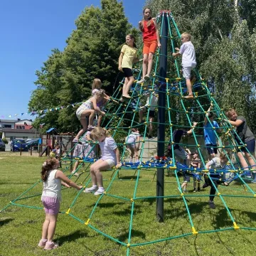 Plac zabaw przy PSP nr 7 oficjalnie otwarty