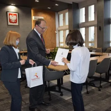 Młodzi zawodnicy z Radomska odebrali stypendia sportowe