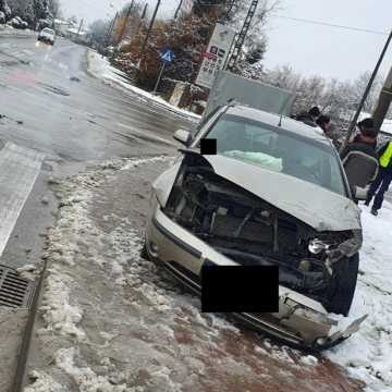 Kierowca zignorował znak STOP. To już kolejny wypadek na skrzyżowaniu ul. Sucharskiego i Poprzecznej w Radomsku