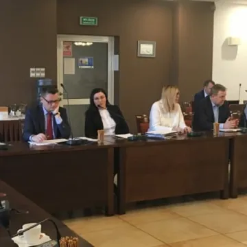 Do kogo kierować skargi na wójtów i burmistrzów?