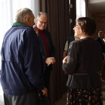 Świąteczne serca otwarte dla innych. Spotkanie PCK w Oranżerii