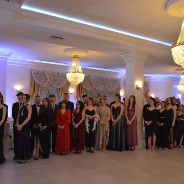 Bal studniówkowy maturzystów z Przedborza