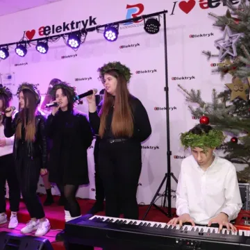 Elektryk - przy dźwiękach skrzypiec, janczarów i trąbek