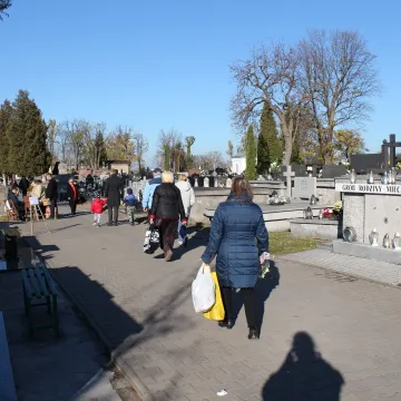 Uroczystość Wszystkich Świętych. Cmentarz Stary w Radomsku