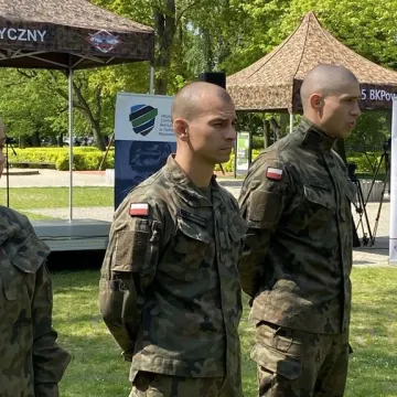 Żołnierze uczą w Radomsku kobiety podstaw samoobrony