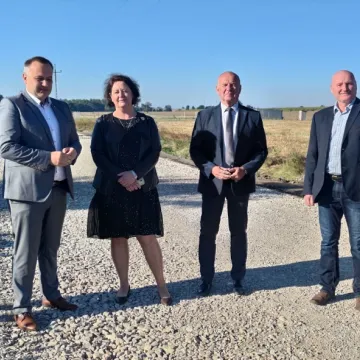 Pow. piotrkowski: rusza kolejnych 10 inwestycji na drogach powiatowych