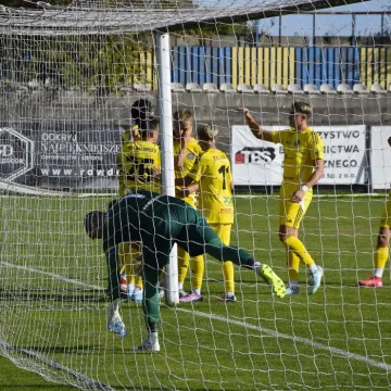 Wygrana lidera tabeli. RKS Radomsko pewnie pokonał Stal Niewiadów