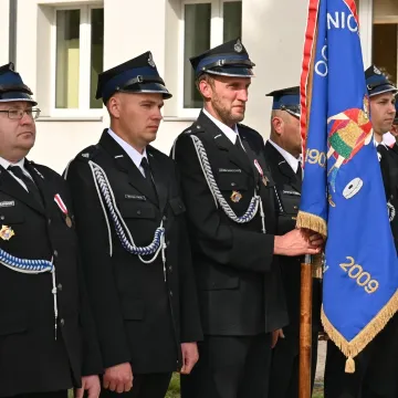 Nowy wóz i odznaczenia. Jubileusz OSP Dmenin