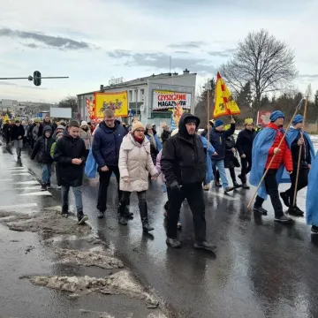 Orszak Trzech Króli 2025 w Radomsku. „Kłaniajcie się królowie!”