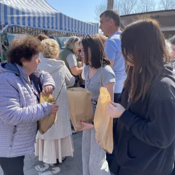 Sadzonki drzew od PiS i Nadleśnictwa Radomsko