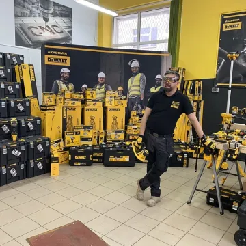 Akademia DeWalt w „Mechaniku”. Prestiżowy program tylko dla 10 szkół w kraju