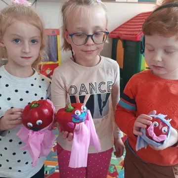 Zerówiaki z PSP nr 8 w Radomsku świętowały Światowy Dzień Warzyw i Owoców