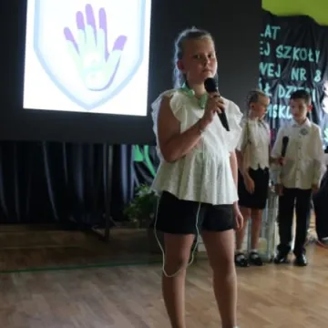 PSP 8 w Radomsku nadano imię „Przyjaciół Dzieci”. Uroczystości 50-lecia