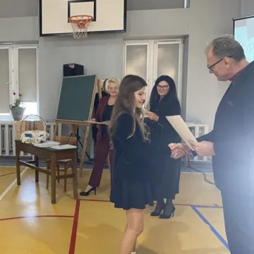 Najlepsi z najlepszych. Uczniowie  nagrodzeni stypendiami prezydenta