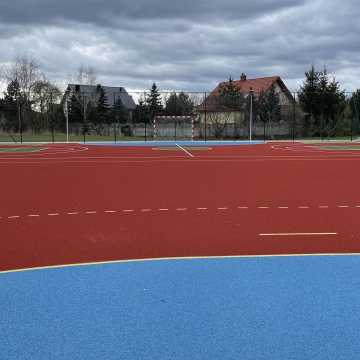 Park Glinianki w Radomsku z kolejną atrakcją. Oficjalnie oddano do użytku boiska sportowe