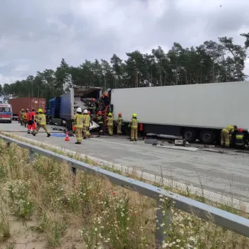 Jedna ofiara śmiertelna po zderzeniu czterech ciężarówek na autostradzie  A1