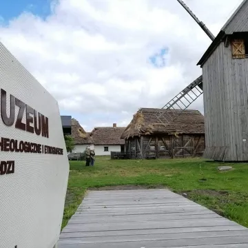 Kadry uchwycone w środku Polski i chłopskim skansenie