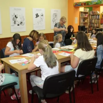 Warsztaty quillingu w bibliotece