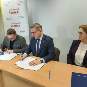 W Radomsku podpisano umowy w ramach programu „Łódzkie ratuje zabytki”