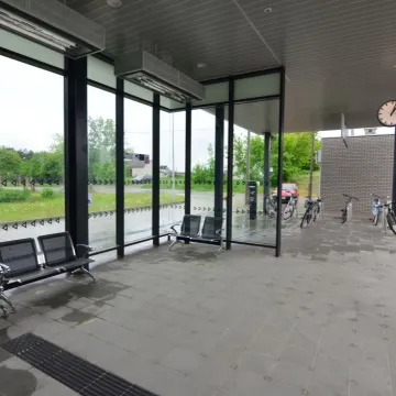 Nowe dworce w Gorzkowicach i Wilkoszewicach otwarte dla podróżnych