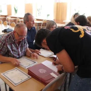 Uczniowie odebrali świadectwa i wyniki matur
