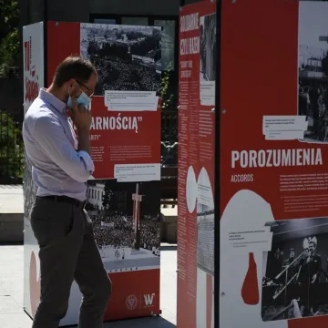 Piotrków Tryb.: wystawa o Solidarności otwarta