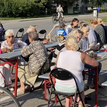 Kulinarna uczta przed starostwem w Radomsku
