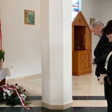 Poseł Anna Milczanowska oddała hołd ofiarom katastrofy smoleńskiej