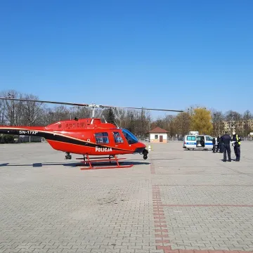 Radomsko: Policyjny helikopter w akcji
