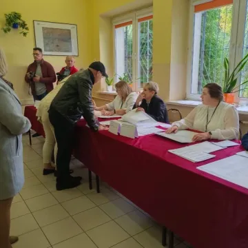 Głosowanie w wyborach parlamentarnych i referendum ogólnokrajowym