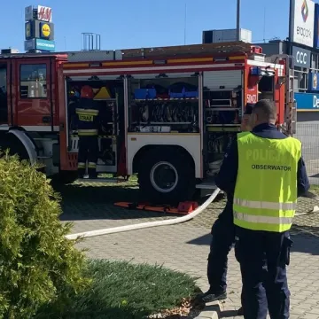 Ewakuacja ZSP 1 w Radomsku. Był pożar, strzały i osoby ranne