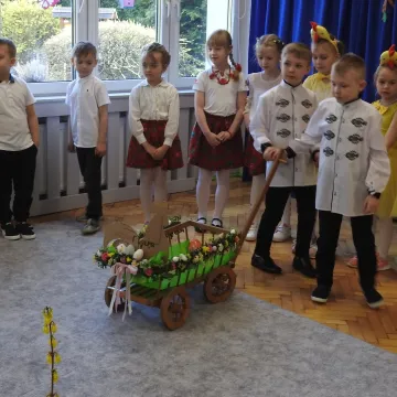 „Jagódki” z przedszkola nr 9 w wielkanocnym klimacie