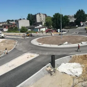 Budowa ronda na finiszu