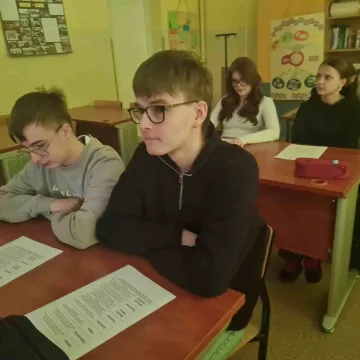 Dzień Edukacji Prawnej. Lekcja o prawie w praktyce w ZS-P w Dobryszycach